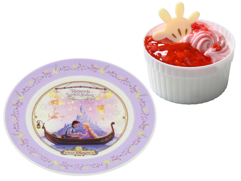 ストロベリーミルクムースケーキ、スーベニアプレート付き