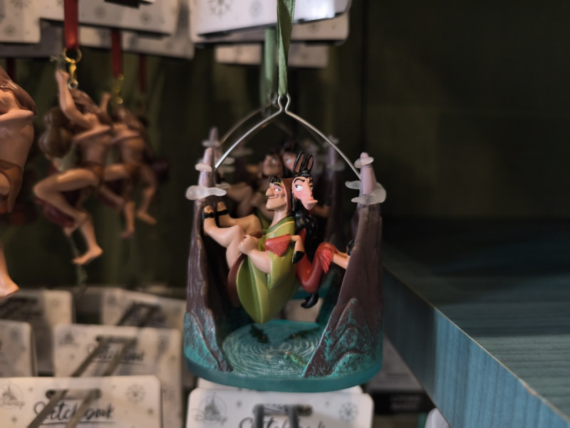 アナハイムディズニーオーナメント：ラマになった王様