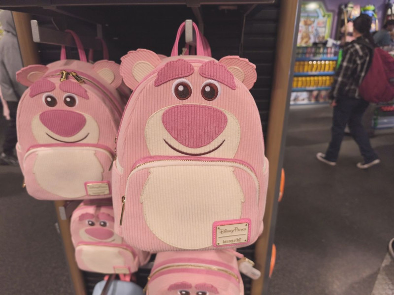 アナハイムディズニーラウンジフライ（Loungefly）：ロッツォ