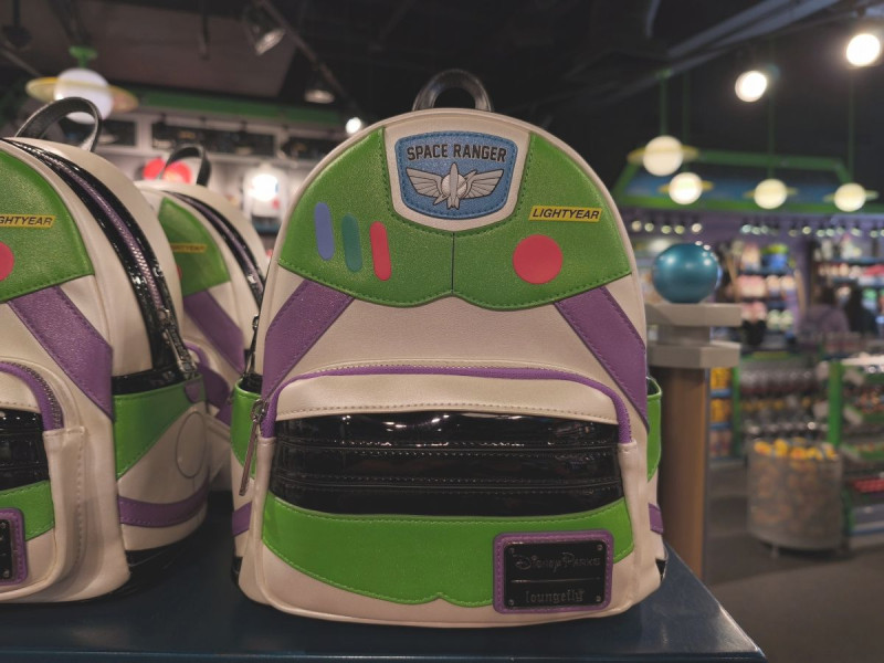 アナハイムディズニーラウンジフライ（Loungefly）：バズ・ライトイヤー