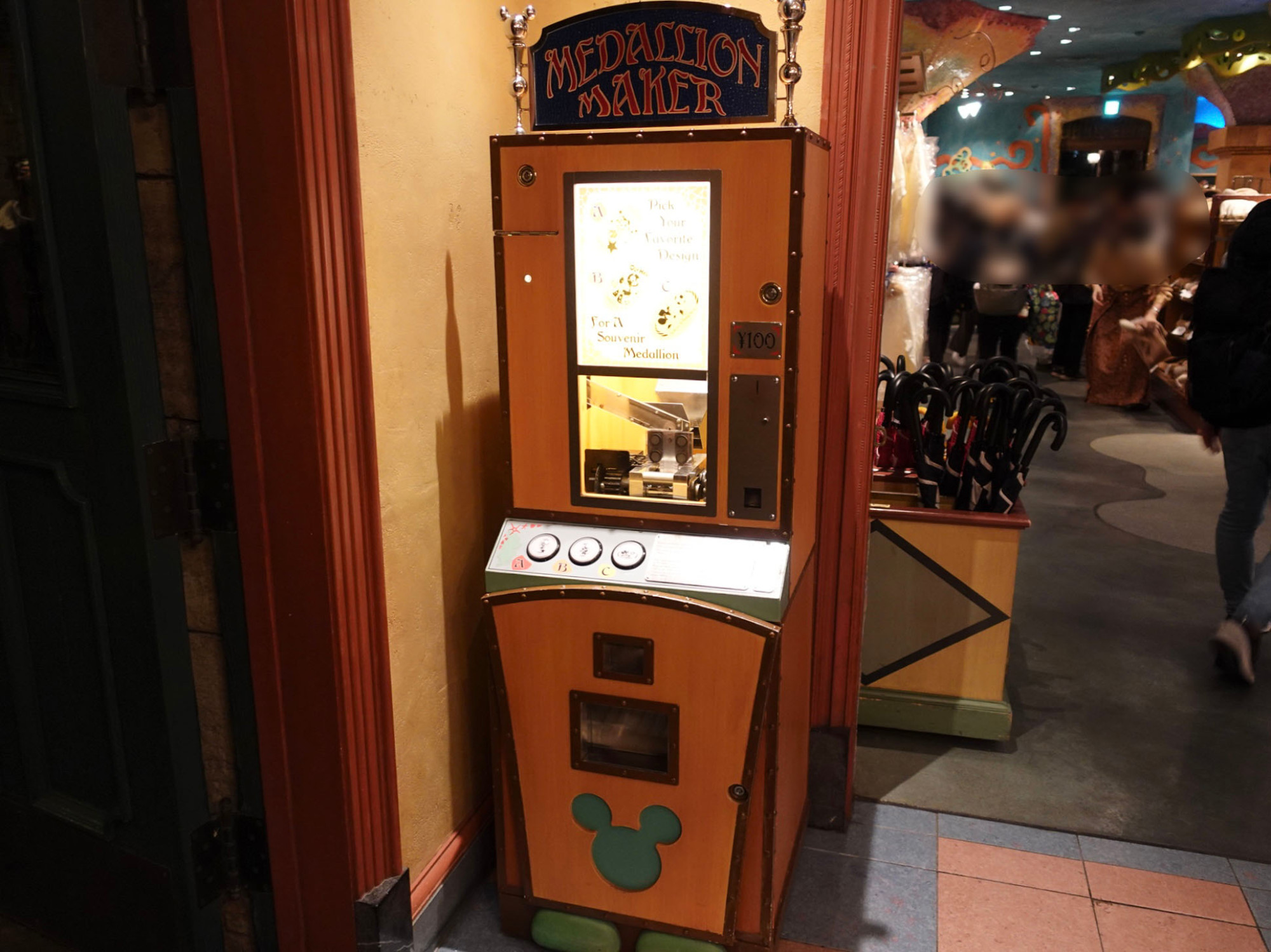 ガッレリーア ディズニーのメダリオンメーカー キャステル Castel ディズニー情報