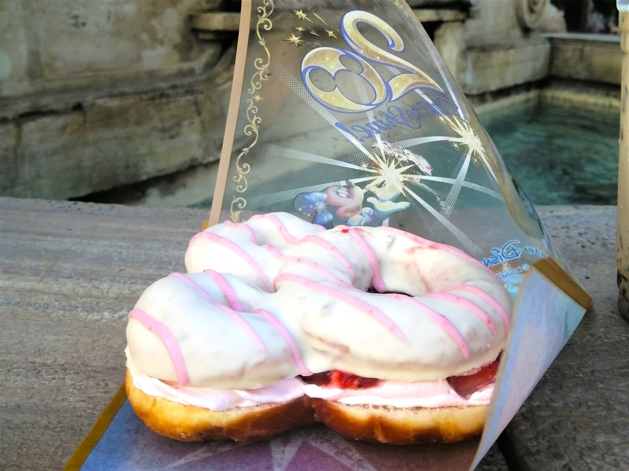 周年ストロベリードーナツ キャステル Castel ディズニー情報