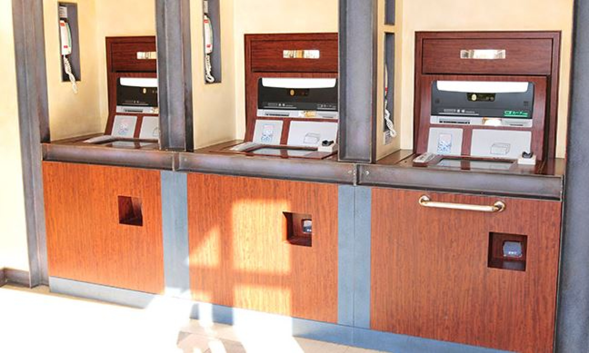 ディズニーシーのカードバンキング キャステル Castel ディズニー情報