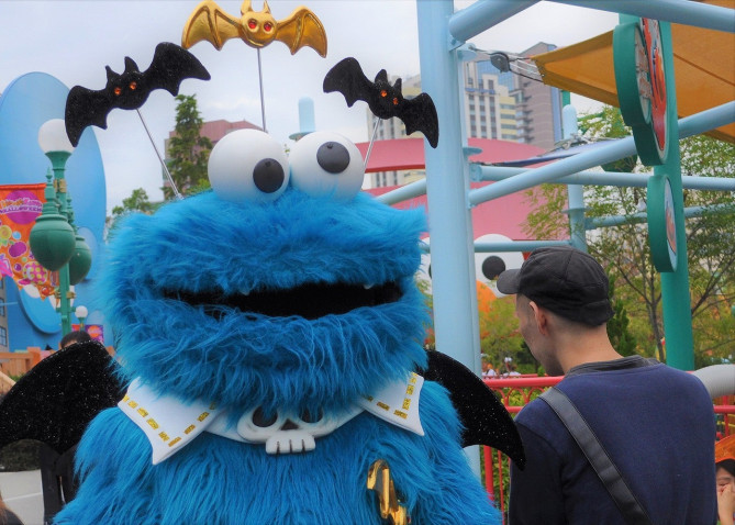 Usj セサミストリートキャラクター図鑑 エルモ クッキーモンスター