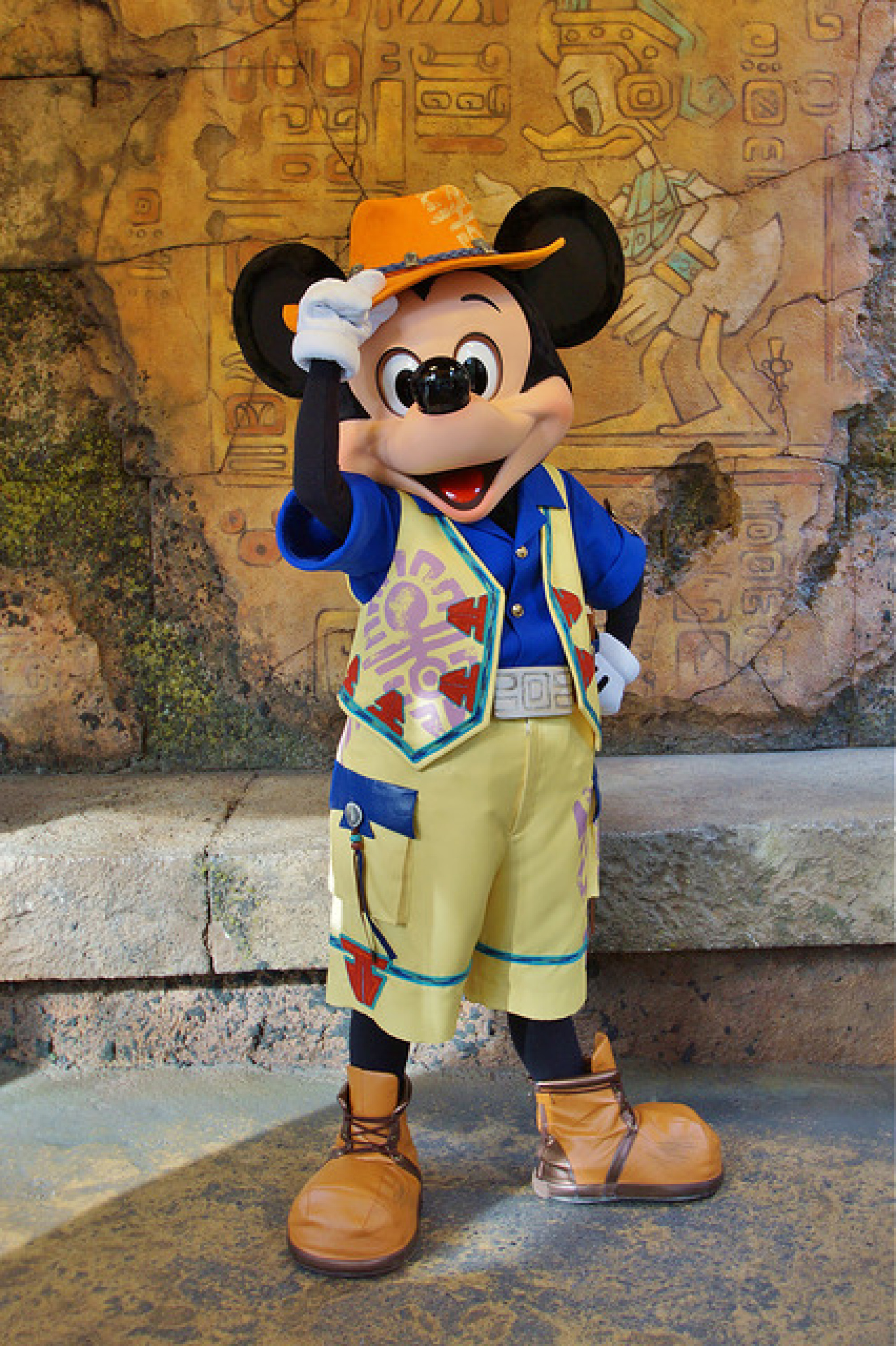 オリジナル衣装のミッキー| キャステル | CASTEL ディズニー情報