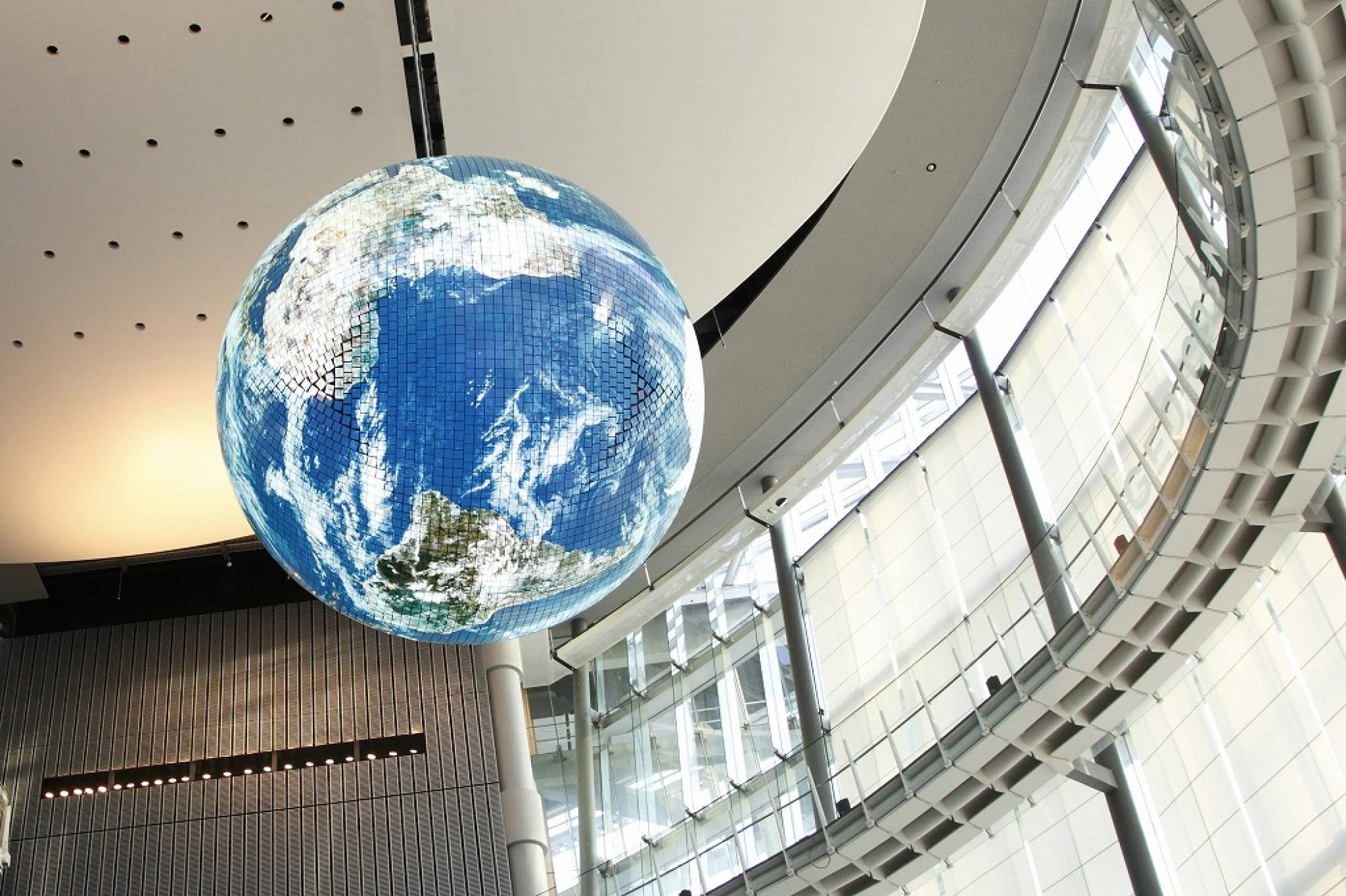 日本科学未来館 キャステル Castel ディズニー情報