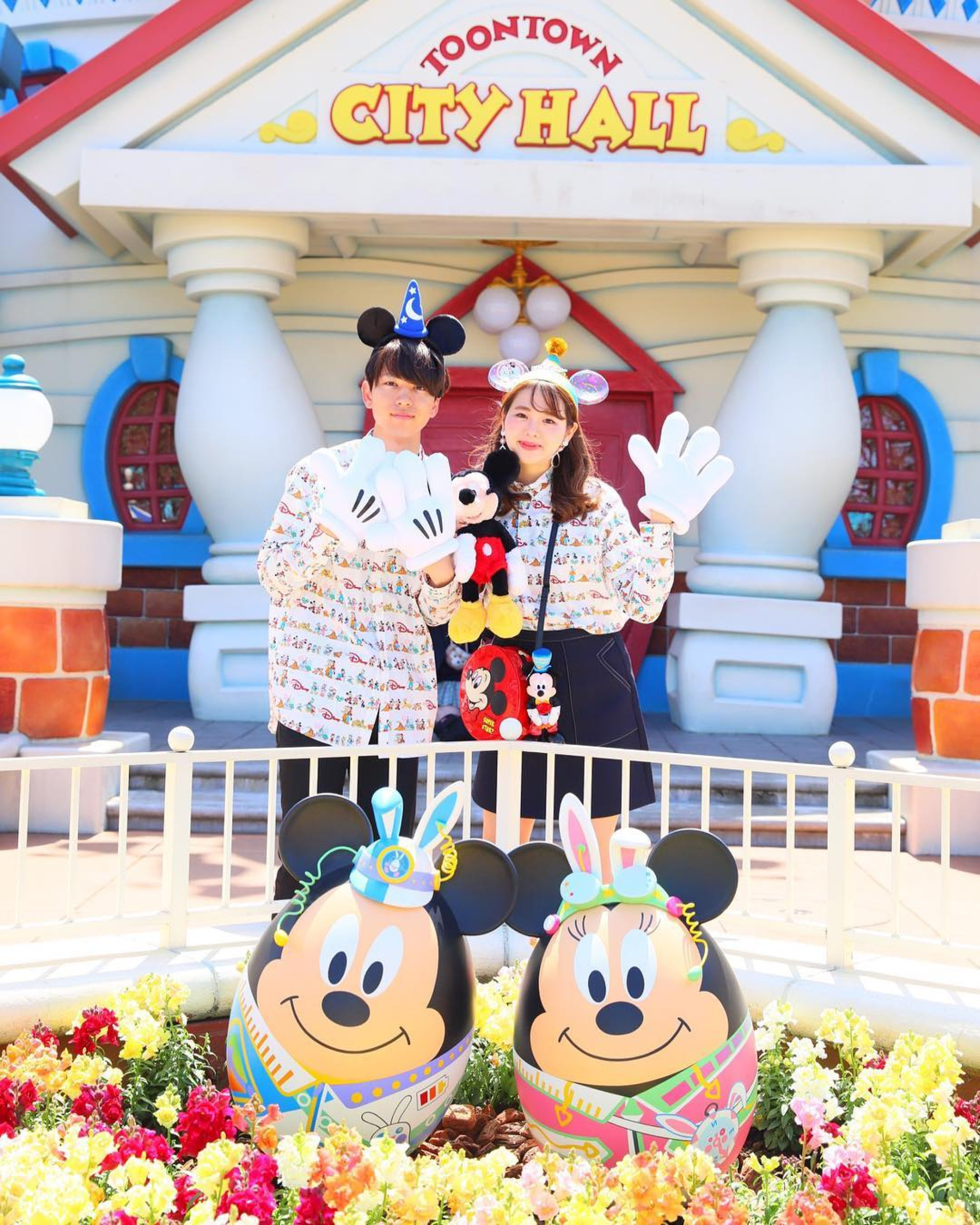 ミッキーシャツ ミッキーカチューシャのカップルコーデ キャステル Castel ディズニー情報