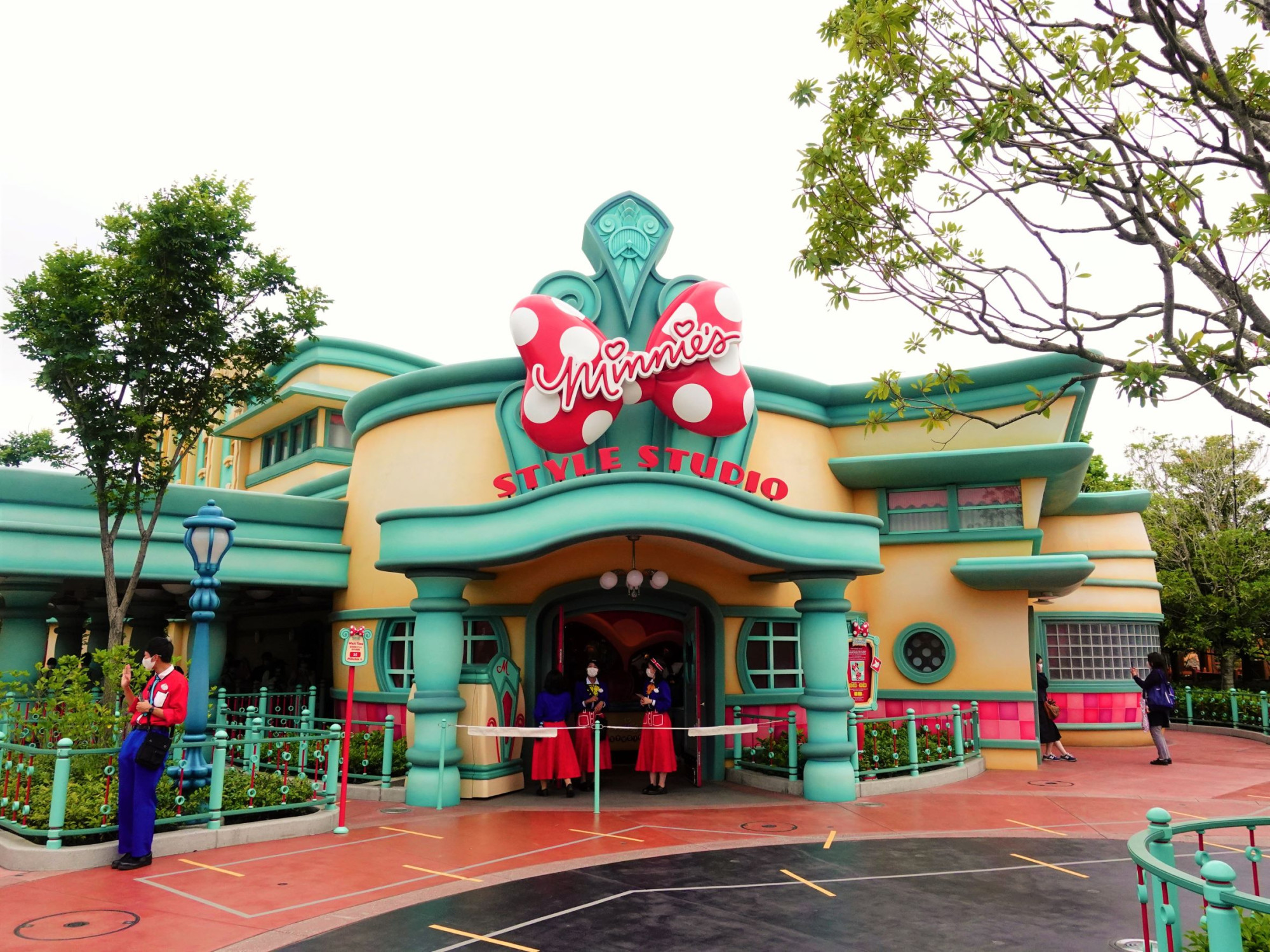 ミニーのスマイルスタジオ でミニーは 計何種類のコスチュームを披露する予定 キャステル Castel ディズニー情報