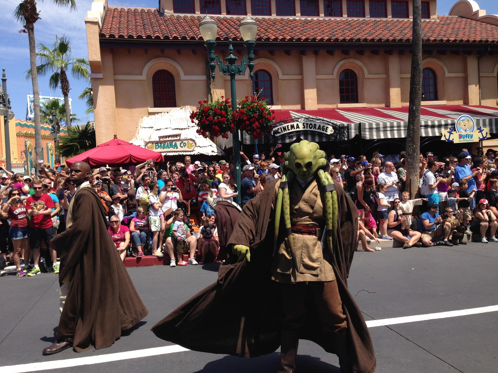 ジェダイ評議会のメンバー キャステル Castel ディズニー情報 ジェダイ評議会のメンバー キャステル Castel ディズニー情報