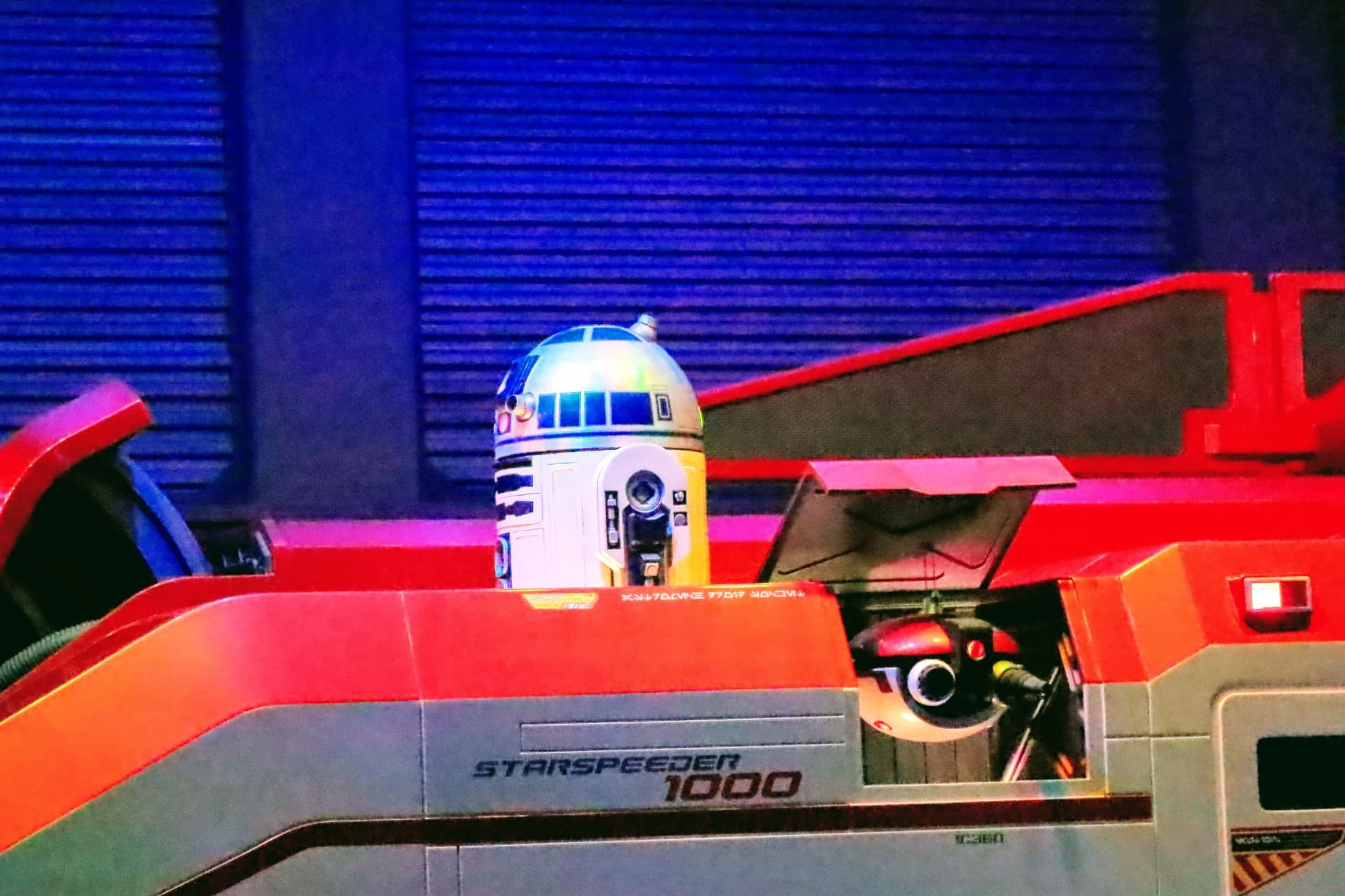 スターウォーズ R2 D2を徹底解説 エピソード別の活躍っぷりとグッズまとめ