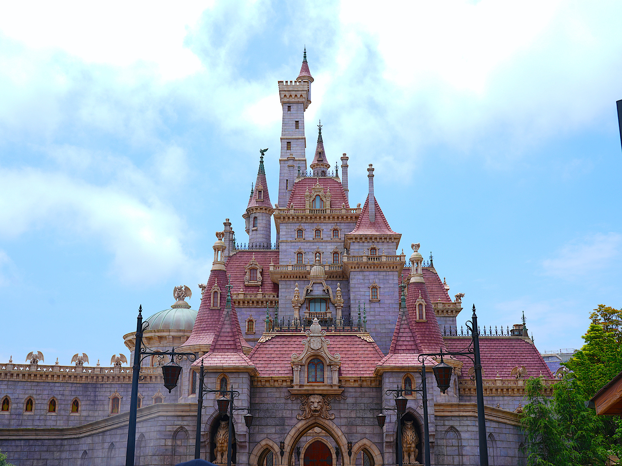 体験レポ】新アトラクション「美女と野獣“魔法のものがたり”」に乗っ